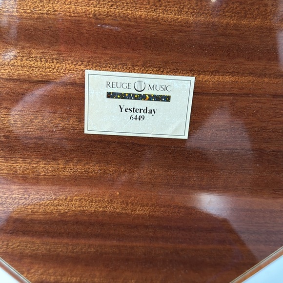 Vintage Inlaid & Lacquered Wood Ruege Music Jewelry Box Plays Song “Yesterday” - Picture 5 of 8